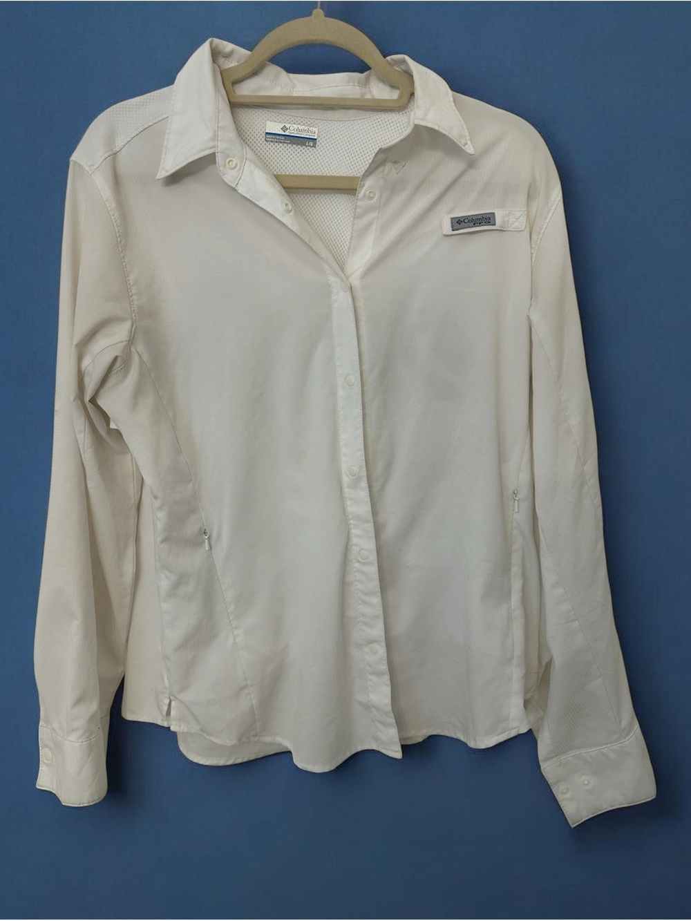 Columbia Women’s Long-Sleeve Button-Up Shirt in Cream